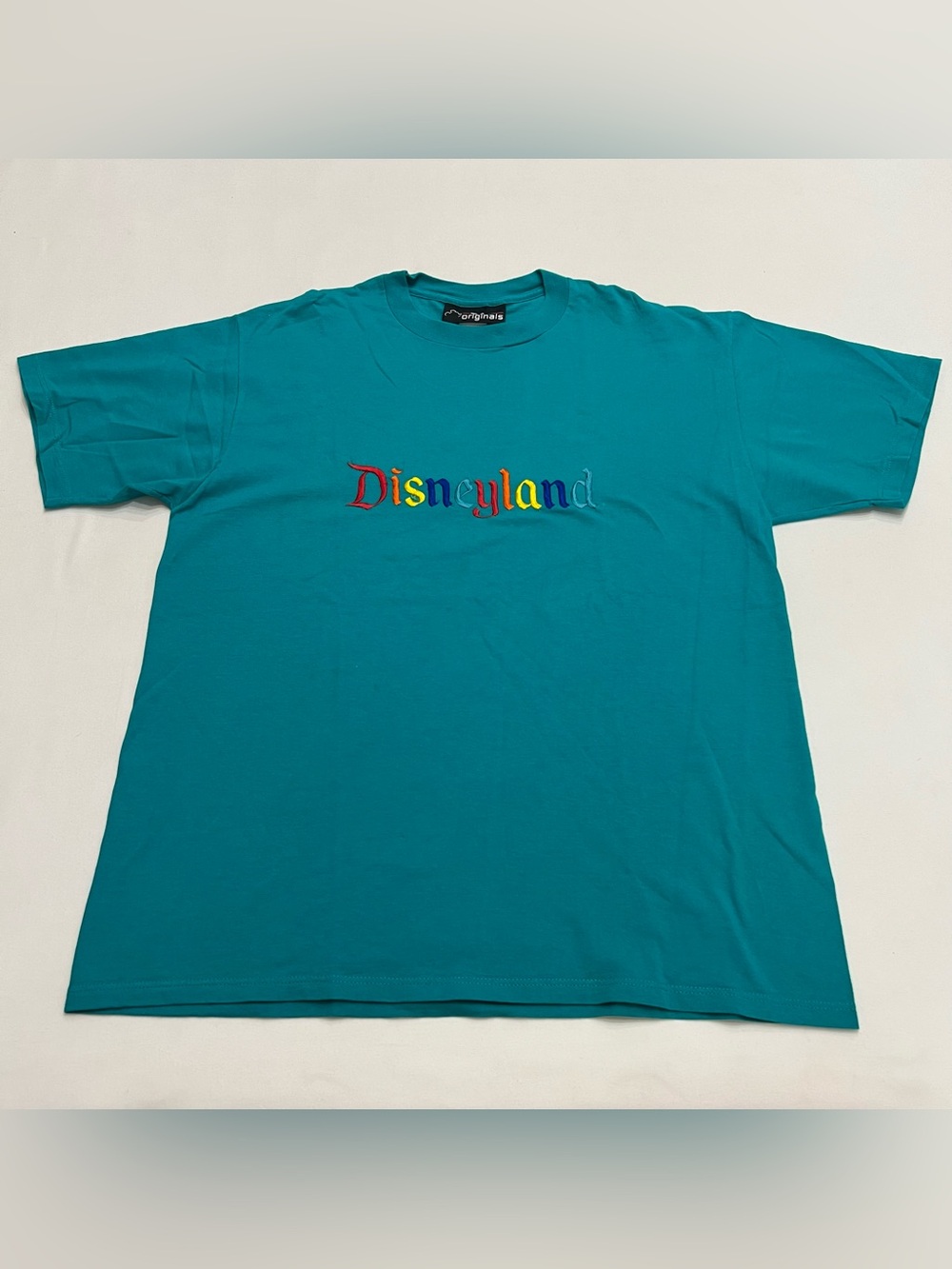 Vintage 1990s Disneyland Embrodiered Rainbow Spell Out Tee Shirt Sz L/XL